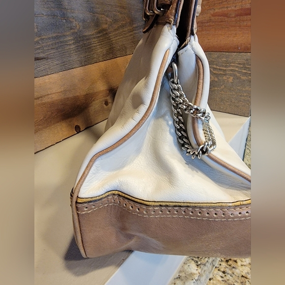 Coach Y2K Off White Leather Sachel With Chain Detail - Picture 8 of 14